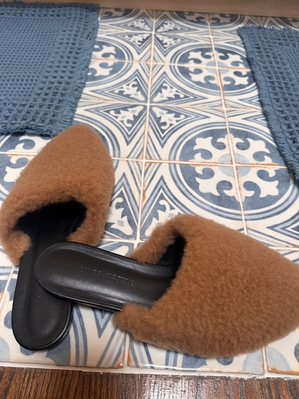 Jenni Kayne Camel Shearling Slip-On Mule - Picture 9 of 9